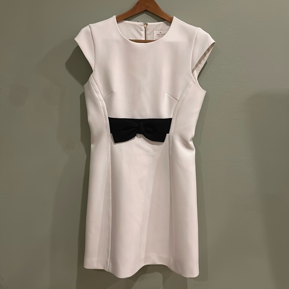 Kate Spade Stretch Crepe Bow Dress Size 6 White with Black Bow - Picture 4 of 16